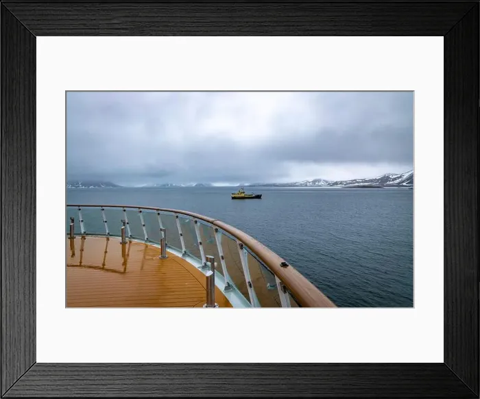 Framed Print : cruising at Smeerenburg on Spitsbergen, Norway Framed Print : cruising at Smeerenburg on Spitsbergen, Norway