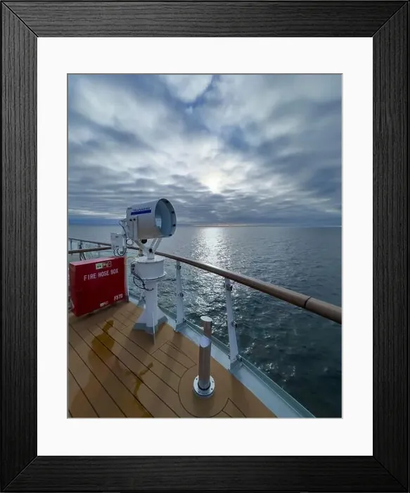 Framed Print : cruising at Smeerenburg on Spitsbergen, Norway Framed Print : cruising at Smeerenburg on Spitsbergen, Norway