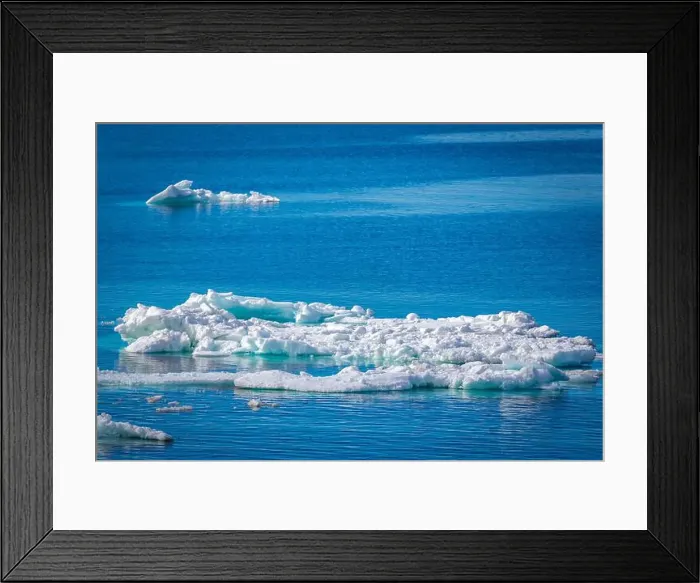 Framed Print : cruising on Svalbard between Spitsbergen and Nordaustlandet anlong with some small icebergs Framed Print : cruising on Svalbard between Spitsbergen and Nordaustlandet anlong with some small icebergs