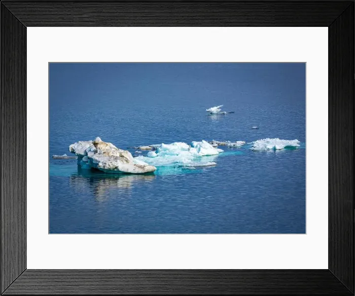 Framed Print : cruising on Svalbard between Spitsbergen and Nordaustlandet anlong with some small icebergs Framed Print : cruising on Svalbard between Spitsbergen and Nordaustlandet anlong with some small icebergs
