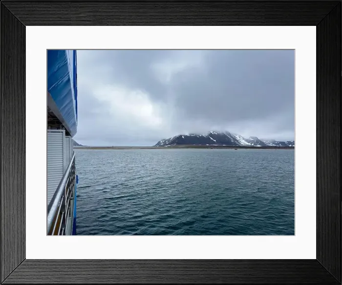 Framed Print : cruising at Smeerenburg on Spitsbergen, Norway Framed Print : cruising at Smeerenburg on Spitsbergen, Norway