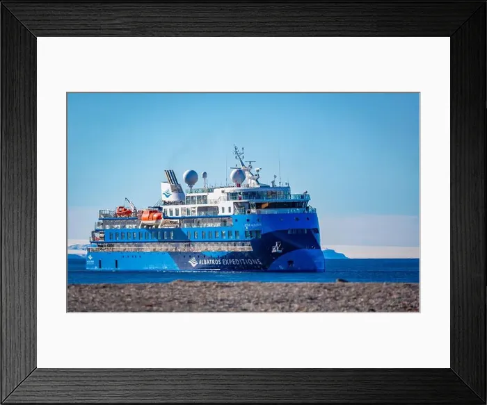 Framed Print : Expedition cruising in the Arctic and Svalbard, Norway Framed Print : Expedition cruising in the Arctic and Svalbard, Norway