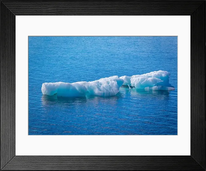 Framed Print : cruising on Svalbard between Spitsbergen and Nordaustlandet anlong with some small icebergs Framed Print : cruising on Svalbard between Spitsbergen and Nordaustlandet anlong with some small icebergs