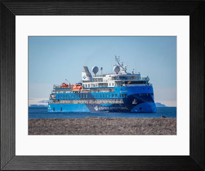 Framed Print : Expedition cruising in the Arctic and Svalbard, Norway Framed Print : Expedition cruising in the Arctic and Svalbard, Norway