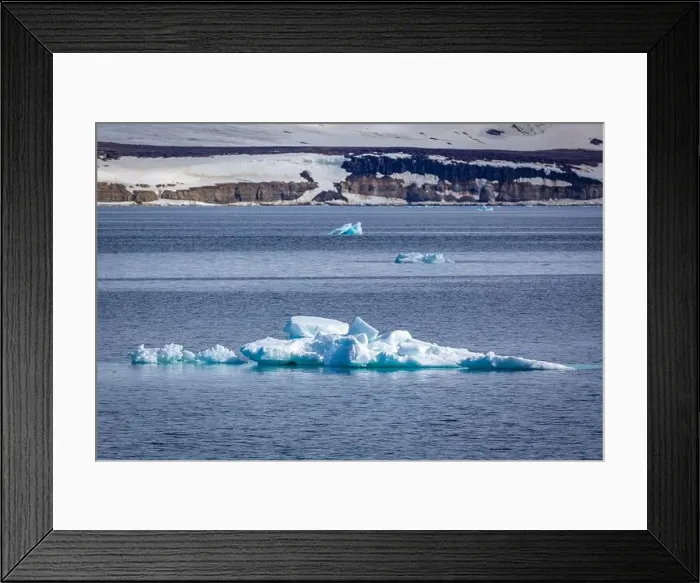 Framed Print : cruising on Svalbard between Spitsbergen and Nordaustlandet anlong with some small icebergs Framed Print : cruising on Svalbard between Spitsbergen and Nordaustlandet anlong with some small icebergs
