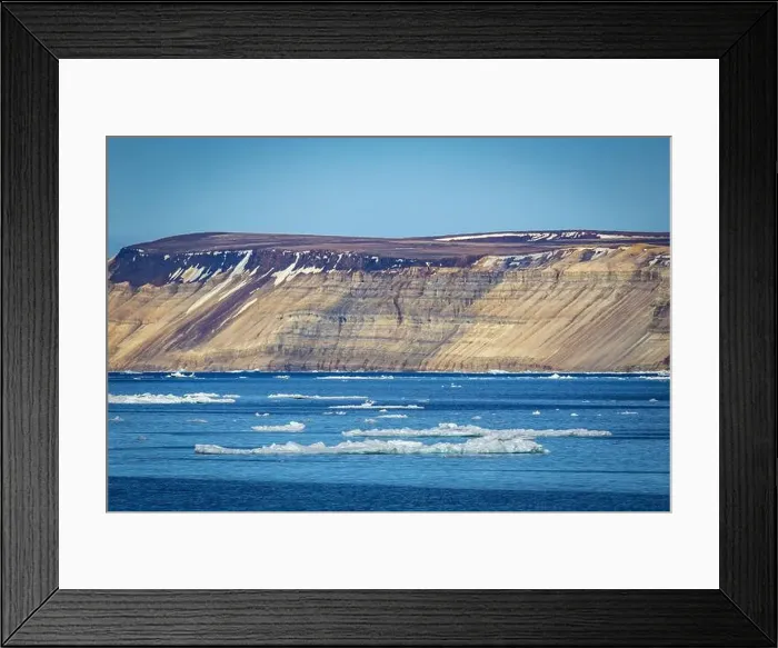 Framed Print : cruising on Svalbard between Spitsbergen and Nordaustlandet anlong with some small icebergs Framed Print : cruising on Svalbard between Spitsbergen and Nordaustlandet anlong with some small icebergs