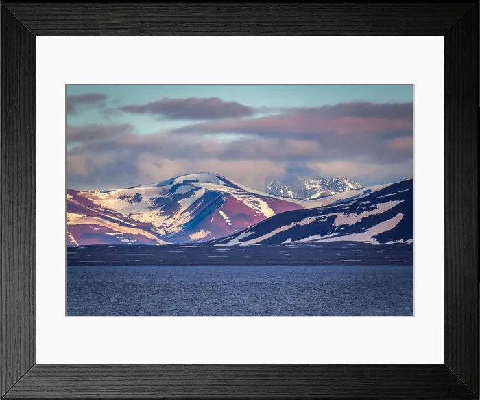 Framed Print : cruising at Smeerenburg on Spitsbergen, Norway Framed Print : cruising at Smeerenburg on Spitsbergen, Norway