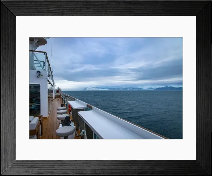 Framed Print : cruising in the Arctic in the Isfjorden on Svalbard, Norway Framed Print : cruising in the Arctic in the Isfjorden on Svalbard, Norway