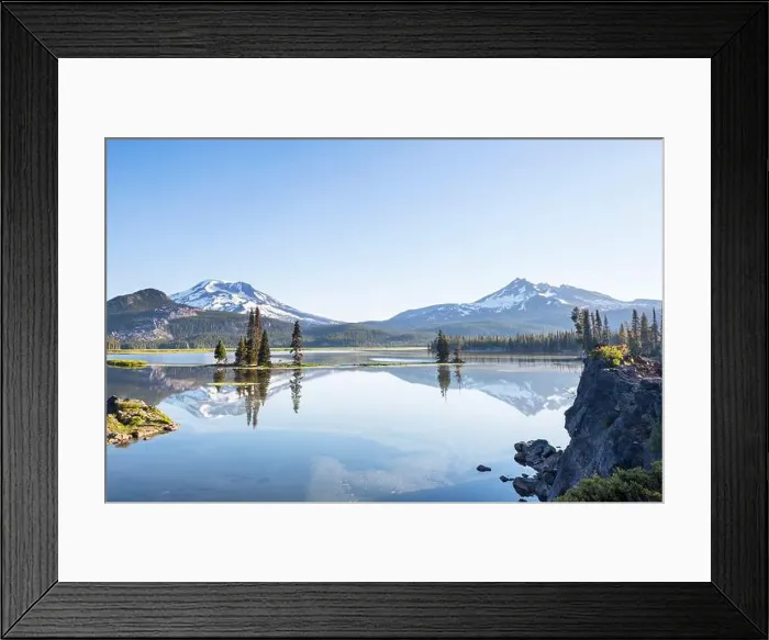 Framed Print : Serene beautiful lake in morning mountains, Oregon, USA Framed Print : Serene beautiful lake in morning mountains, Oregon, USA