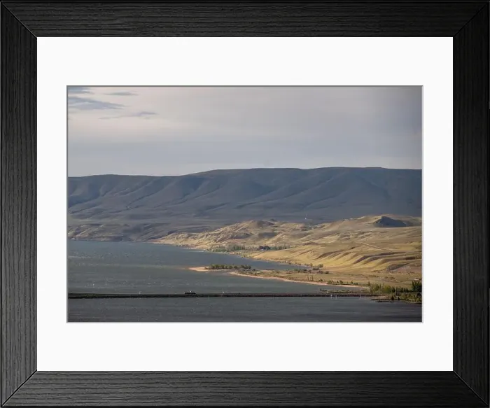 Framed Print : Vantage Washington road side stop for beautiful pictures