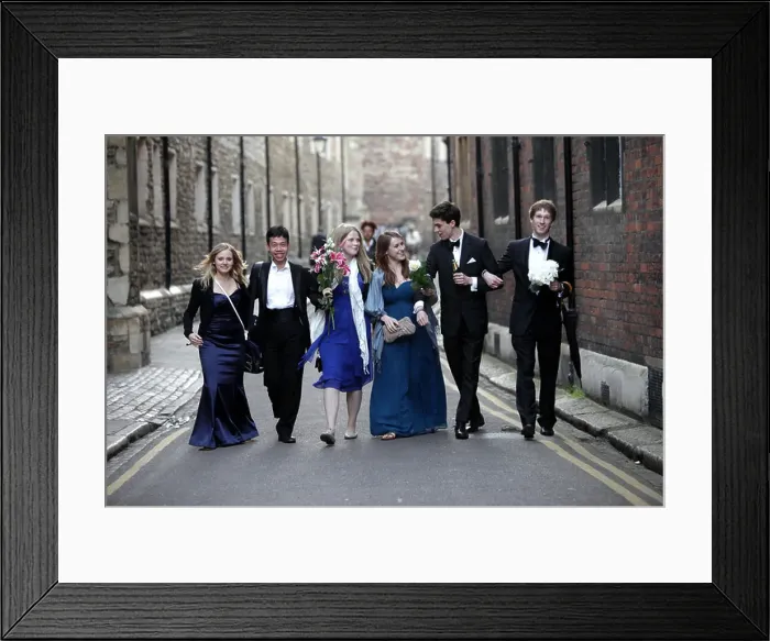 Framed Print : CAMBRIDGE UNIVERSITY STUDENTS AFTER THE TRINITY MAY BALL Framed Print : CAMBRIDGE UNIVERSITY STUDENTS AFTER THE TRINITY MAY BALL