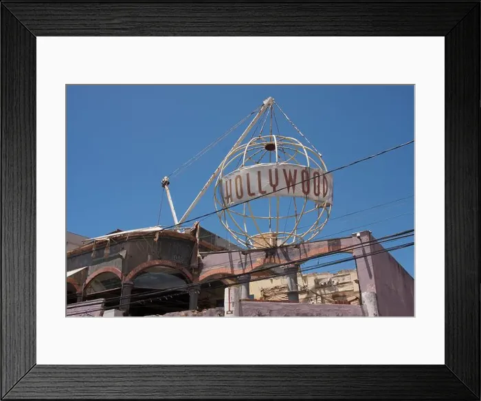 Framed Print : Fortaleza Ceara, Brazil, September 13 2022 The Abandon Hollywood Bar in Downtown Fortaleza Framed Print : Fortaleza Ceara, Brazil, September 13 2022 The Abandon Hollywood Bar in Downtown Fortaleza