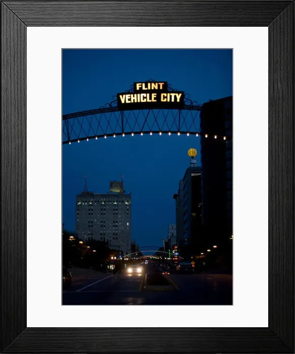 Framed Print : Downtown in Flint, Michigan, looking along Saginaw Street Framed Print : Downtown in Flint, Michigan, looking along Saginaw Street