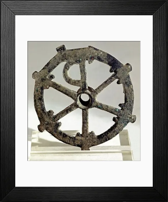 Framed Print : CAMA DE FRENO DE CABALLO CALADA CIRCULAR CON TEMA PALEOCRISTIANO-CRISMON- SIGLO IV-V Framed Print : CAMA DE FRENO DE CABALLO CALADA CIRCULAR CON TEMA PALEOCRISTIANO-CRISMON- SIGLO IV-V