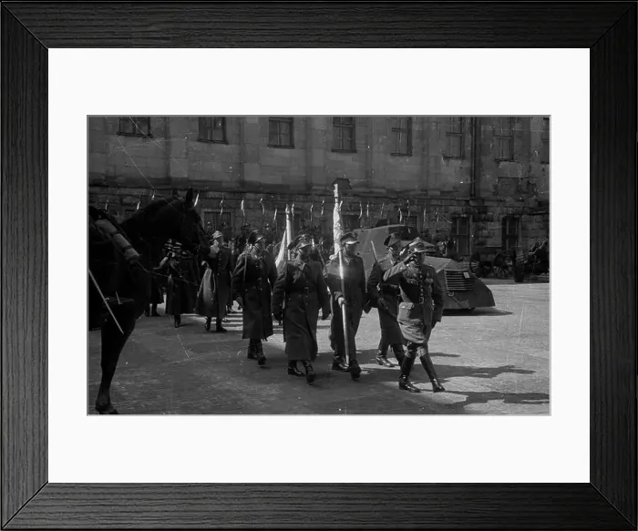 Framed Print : Warszawa, 1947-04-13. Uroczyste rozwi¹zanie 1 Warszawskiej Dywizji Kawalerii Framed Print : Warszawa, 1947-04-13. Uroczyste rozwi¹zanie 1 Warszawskiej Dywizji Kawalerii