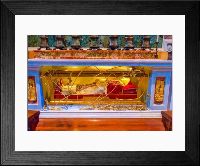 Framed Print : VATICAN CITY - JANUARY 13, 2019: The body of Blessed Pope John XXIII in glass coffin beneath the Altar of St