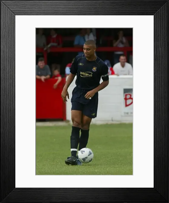 Framed Print : DAGENHAM, UK. JULY 19 Framed Print : DAGENHAM, UK. JULY 19