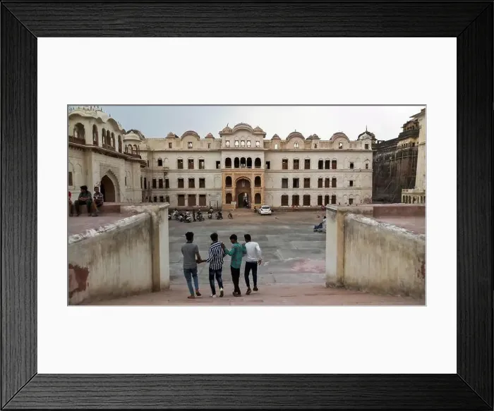 Framed Print : Visitors at the Qila Mubarak Fort in Patiala district of Punjab Framed Print : Visitors at the Qila Mubarak Fort in Patiala district of Punjab