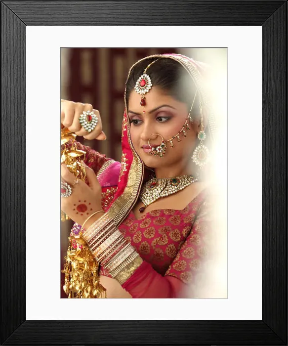 Framed Print : Close up of an Indian bride Framed Print : Close up of an Indian bride