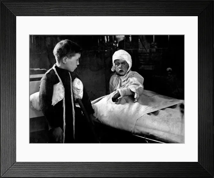 Framed Print : Children receiving hospital treatment Framed Print : Children receiving hospital treatment