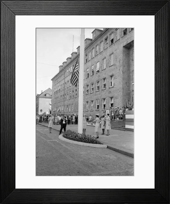 Framed Print : Transfer of command at the U.S. Forces in Munich, McGraw Barracks. [automated translation]