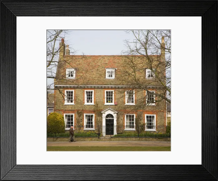 Framed Print : Georgian style house on Palace Green, Ely, Cambridgeshire, England Framed Print : Georgian style house on Palace Green, Ely, Cambridgeshire, England
