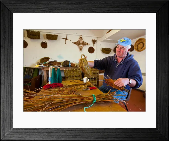 Framed Print : Mairtin Taimín basket artisan. Aras Eanna Arts Center Framed Print : Mairtin Taimín basket artisan. Aras Eanna Arts Center