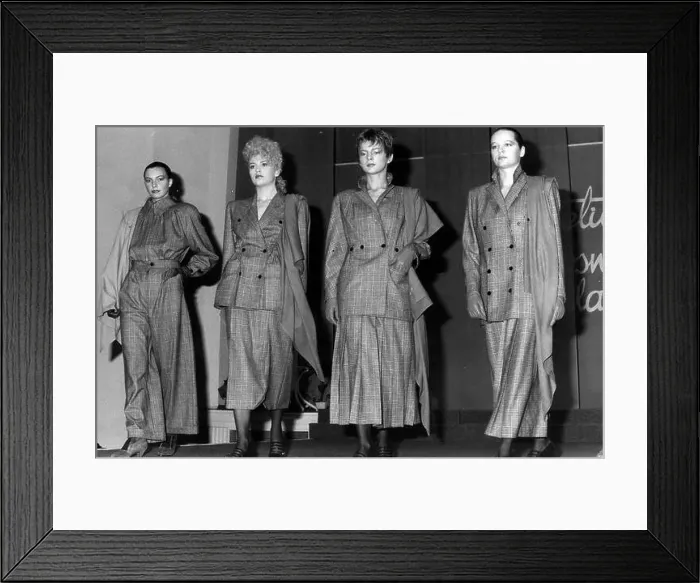 Framed Print : Polska, 1990-01-02. Pokaz modeli z Domu Mody Telimena'. umr PAP / Andrzej Zbraniecki Framed Print : Polska, 1990-01-02. Pokaz modeli z Domu Mody Telimena'. umr PAP / Andrzej Zbraniecki