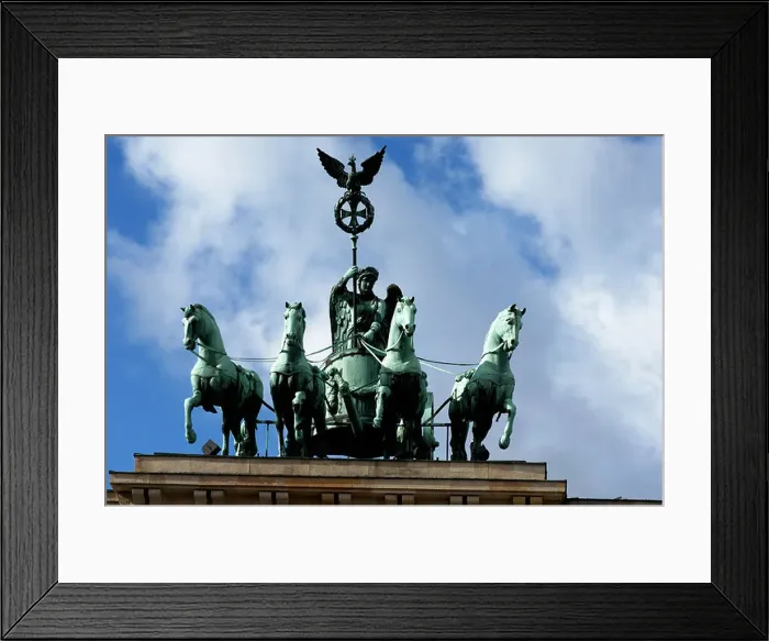Framed Print : Berlin the sculpture of Victory in her four horse chariot on top of the Brandenburger Tor Framed Print : Berlin the sculpture of Victory in her four horse chariot on top of the Brandenburger Tor