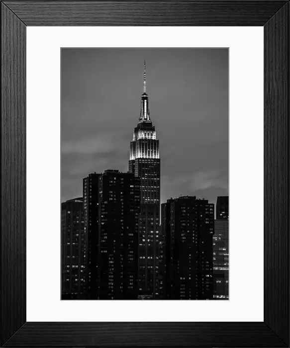 Framed Print : The Empire State Building at night in New York City Framed Print : The Empire State Building at night in New York City