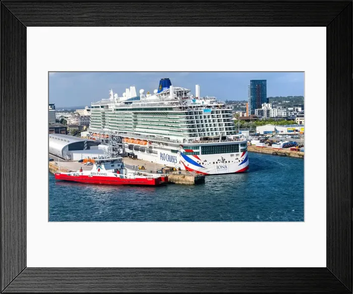 Framed Print : P & O Cruise Ship Iona docked at Southampton UK Framed Print : P & O Cruise Ship Iona docked at Southampton UK