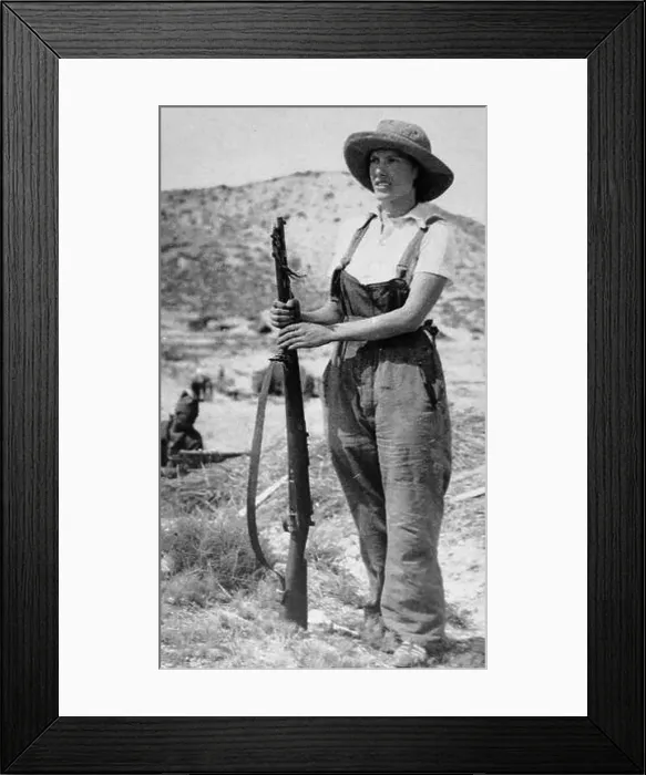 Framed Print : Republican woman civilian stands guard with a rifle during the Spanish Civil War Framed Print : Republican woman civilian stands guard with a rifle during the Spanish Civil War
