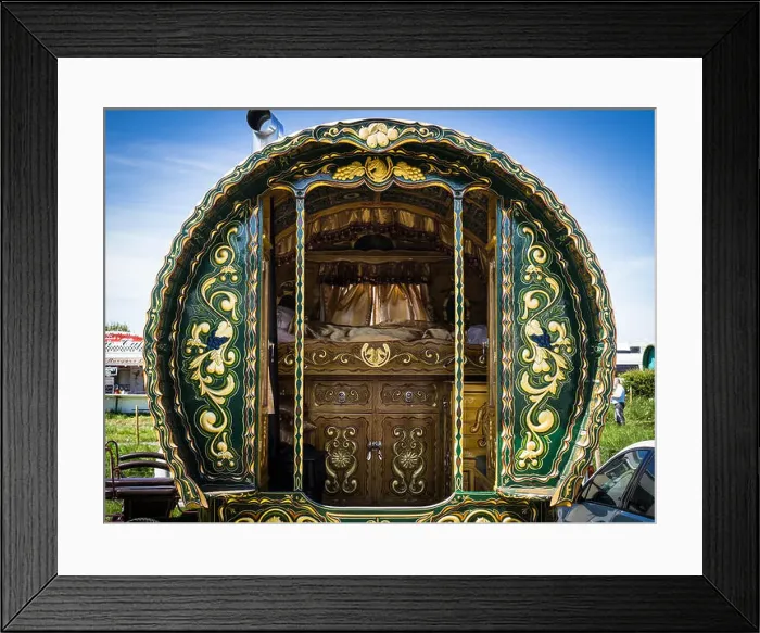 Framed Print : A Gypsy Caravan at the Appleby Horse Fair in Cumbria Framed Print : A Gypsy Caravan at the Appleby Horse Fair in Cumbria