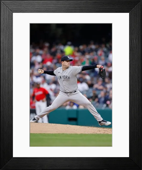 Framed Print : CLEVELAND, OH - APRIL 11 Framed Print : CLEVELAND, OH - APRIL 11