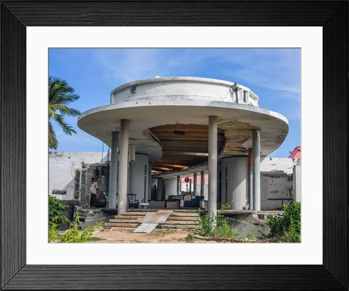 Framed Print : Entrance to the now closed Tangalla Bay Beach Resort (designed by Valentine Gunasekera in the 1970s) Framed Print : Entrance to the now closed Tangalla Bay Beach Resort (designed by Valentine Gunasekera in the 1970s)