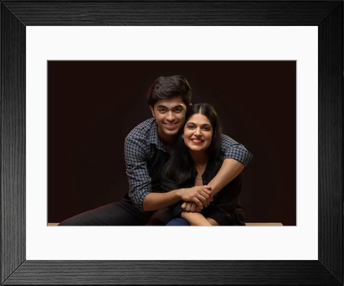 Framed Print : A HAPPY BROTHER AND SISTER POSING IN FRONT OF CAMERA Framed Print : A HAPPY BROTHER AND SISTER POSING IN FRONT OF CAMERA