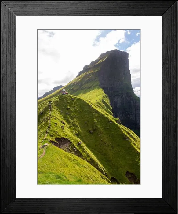 Framed Print : Kallur Ligthouse and Mount Borgarin on Kalsoy Island, Faroe Islands Framed Print : Kallur Ligthouse and Mount Borgarin on Kalsoy Island, Faroe Islands
