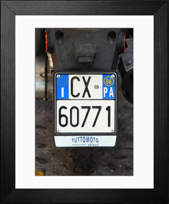 Framed Print : Italian licence plate on a Sicilian moped Framed Print : Italian licence plate on a Sicilian moped