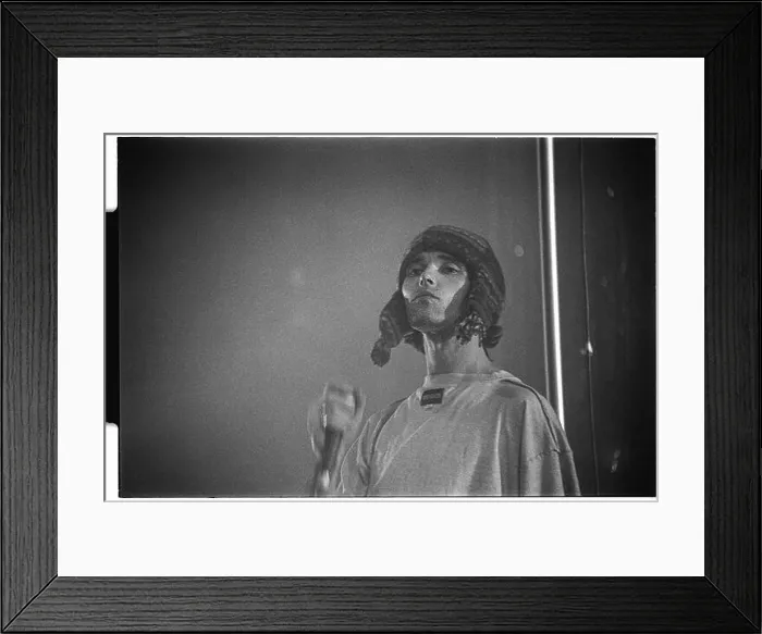 Framed Print : IAN BROWN, THE STONE ROSES, SINGER Framed Print : IAN BROWN, THE STONE ROSES, SINGER