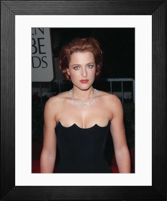 Framed Print : LOS ANGELES, CA - January 18, 1998: Actress GILLIAN ANDERSON at the Golden Globe Awards Framed Print : LOS ANGELES, CA - January 18, 1998: Actress GILLIAN ANDERSON at the Golden Globe Awards