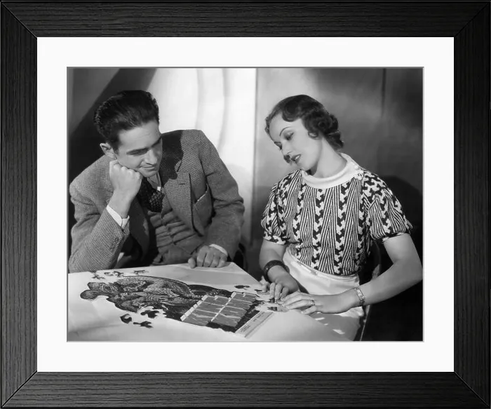 Framed Print : Director Ernest Schoedsack, Fay Wray Assembling the King Kong Jigsaw Puzzle, 1933 Framed Print : Director Ernest Schoedsack, Fay Wray Assembling the King Kong Jigsaw Puzzle, 1933