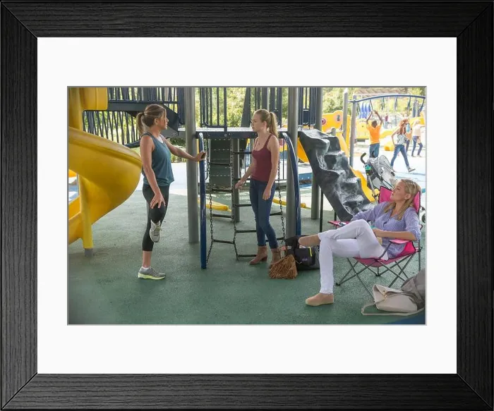 Framed Print : Mother's Day Year : 2016 USA Director : Garry Marshall Jennifer Aniston, Kate Hudson, Britt Robertson Framed Print : Mother's Day Year : 2016 USA Director : Garry Marshall Jennifer Aniston, Kate Hudson, Britt Robertson