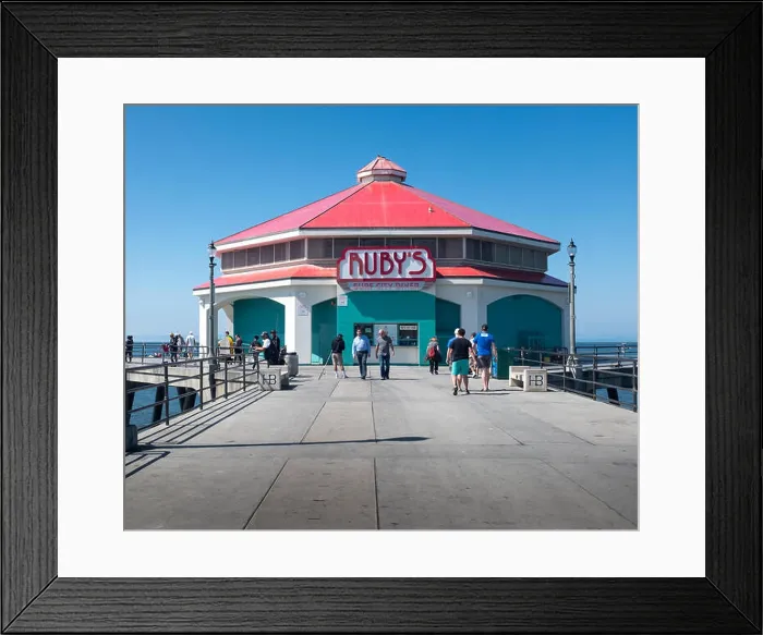 Framed Print : Ruby's Diner at the end of the pier at Huntington Beach, California Framed Print : Ruby's Diner at the end of the pier at Huntington Beach, California
