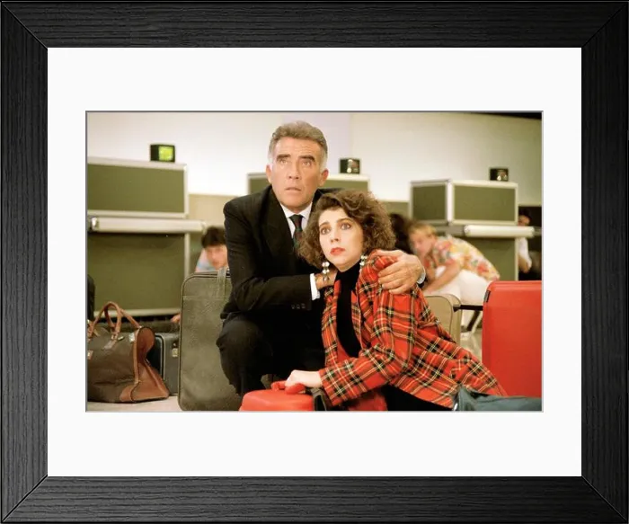 Framed Print : Mujeres al borde de un ataque de nervios Women on the Verge of a Nervous Breakdown Year : 1988 - Spain Director Framed Print : Mujeres al borde de un ataque de nervios Women on the Verge of a Nervous Breakdown Year : 1988 - Spain Director
