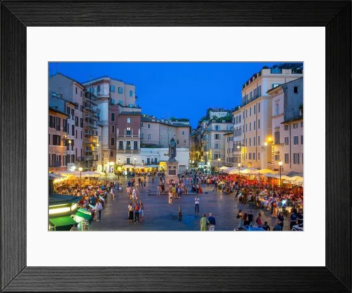 Framed Print : Campo de Fiori, Rome, Italy. Restaurants and visitors at night Framed Print : Campo de Fiori, Rome, Italy. Restaurants and visitors at night