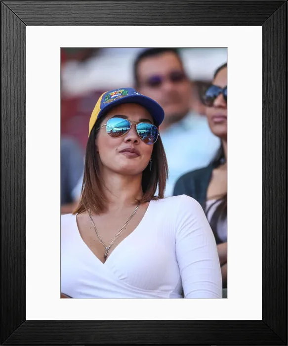 Framed Print : Mujeres aficionadas de Venezuela (Venezolanas) Framed Print : Mujeres aficionadas de Venezuela (Venezolanas)