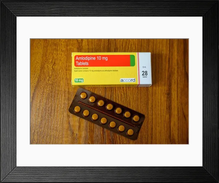 Framed Print : Amlodipine 10 mg tablets for the treatment of high blood pressure, hypertension Framed Print : Amlodipine 10 mg tablets for the treatment of high blood pressure, hypertension