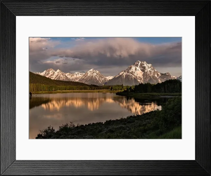 Framed Print : Mount Moran and the Grand Teton mountains at Oxbow Bend reflected at dawn on the Snake River at the Grand Teton Framed Print : Mount Moran and the Grand Teton mountains at Oxbow Bend reflected at dawn on the Snake River at the Grand Teton