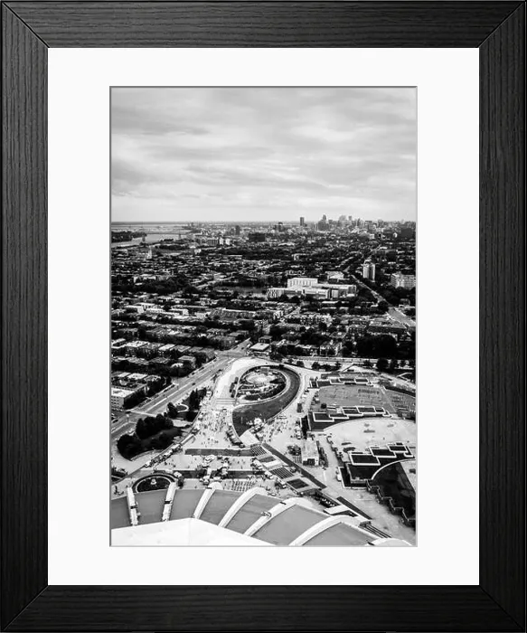 Framed Print : A grayscale cityscape of Montreal, Canada Framed Print : A grayscale cityscape of Montreal, Canada