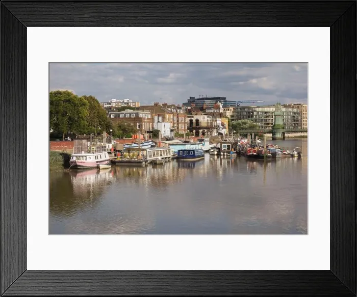 Framed Print : Houseboats moored on the River Thames by Furnival Gardens, Hammersmith, London, UK Framed Print : Houseboats moored on the River Thames by Furnival Gardens, Hammersmith, London, UK